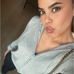 Meet your Posher, Zinna